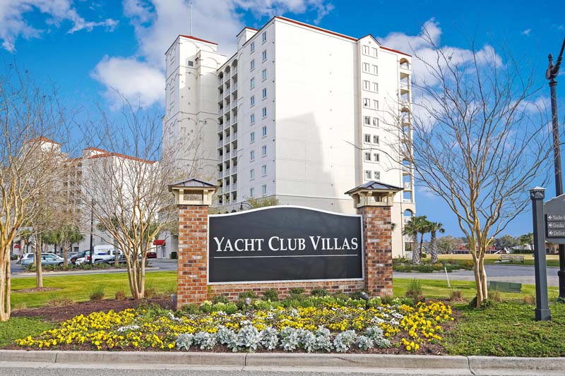 Yacht Club Villas